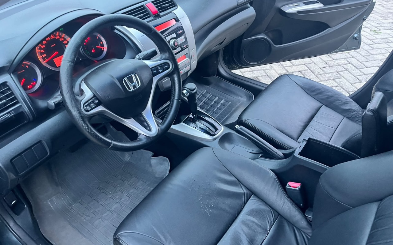 imagem-https://www.socarrao.com.br/sc-vehicle-images-prod/4282053/1791225787748-NzUwMDExZmYtNTlhMC00NjMzLWFmZWYtYjIyY2MwYWUxM2YwLmpwZWc.jpeg