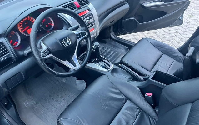imagem-https://www.socarrao.com.br/sc-vehicle-images-prod/4282053/1791225787748-NzUwMDExZmYtNTlhMC00NjMzLWFmZWYtYjIyY2MwYWUxM2YwLmpwZWc.jpeg