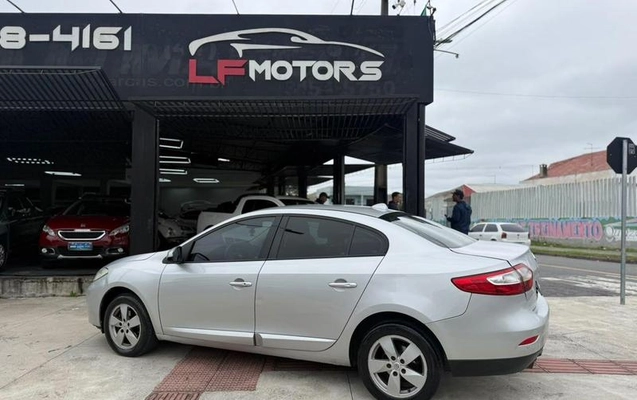 imagem-https://www.socarrao.com.br/sc-vehicle-images-prod/4282132/1791900990574-8510636_5_B_e6ed19f8bd.jpeg