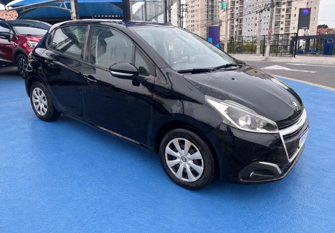 Peugeot 208 2017 Preto — foto 1 de 3