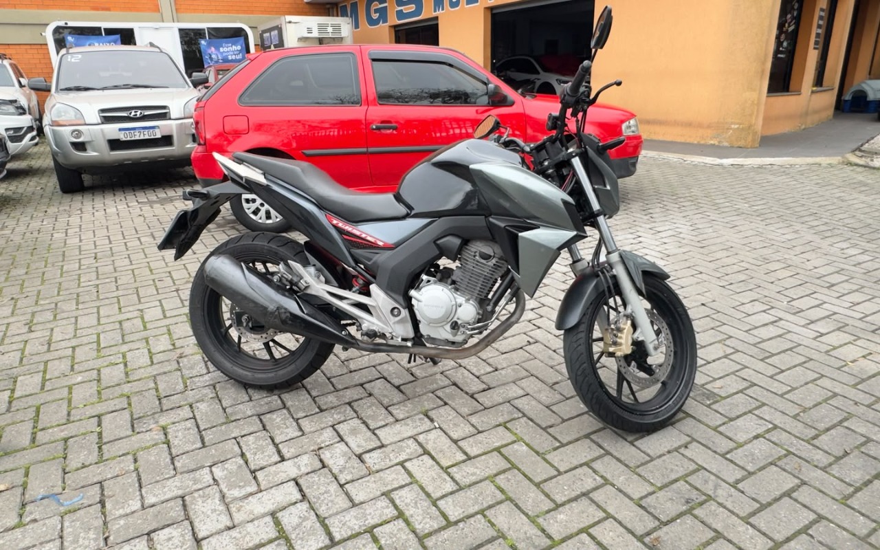 imagem-https://www.socarrao.com.br/sc-vehicle-images-prod/4282204/1791226819477-V2hhdHNBcHAgSW1hZ2UgMjAyNi0xMC0wNSBhdCAxMS4xMy41MCAoMSkuanBlZw.jpeg