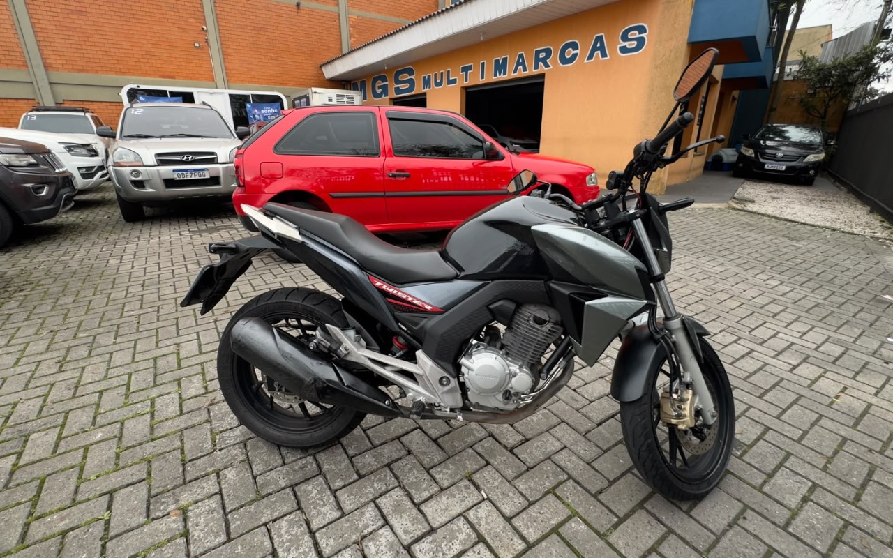 imagem-https://www.socarrao.com.br/sc-vehicle-images-prod/4282204/1791226819540-V2hhdHNBcHAgSW1hZ2UgMjAyNi0xMC0wNSBhdCAxMS4xMy41MC5qcGVn.jpeg