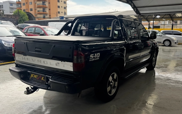 imagem-https://www.socarrao.com.br/sc-vehicle-images-prod/4282224/1791226941779-e77d5a6d6c9445ee90d400413b49c4a3_1790705822759.jpg