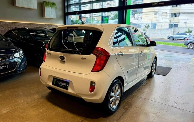 imagem-https://www.socarrao.com.br/sc-vehicle-images-prod/4282230/1791318049394-8544770_7_B_35eec13e32.jpeg