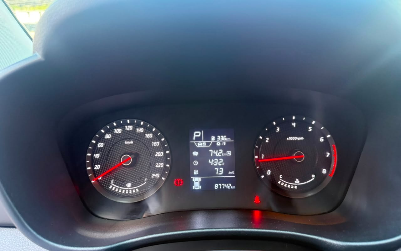 imagem-https://www.socarrao.com.br/sc-vehicle-images-prod/4282251/1791227245147-V2hhdHNBcHAgSW1hZ2UgMjAyNi0xMC0wNSBhdCAxNS41NS4wMSAoMSkuanBlZw.jpeg