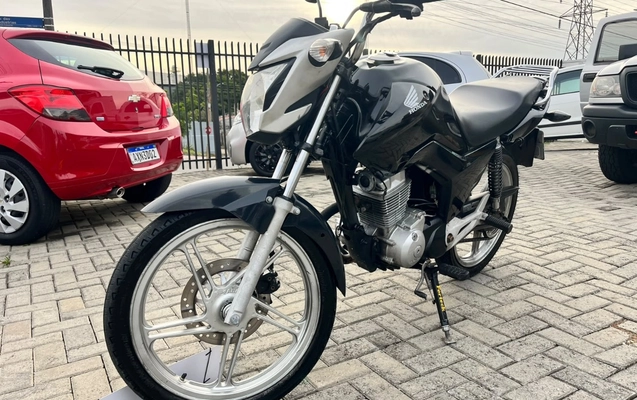 imagem-https://www.socarrao.com.br/sc-vehicle-images-prod/4282257/1791227335968-N2M5OTFiMjctYjZjMC00MjlkLWJhMzMtY2EzNDlkYTJkYjg0LmpwZWc.jpeg