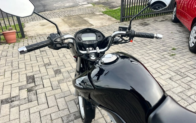 imagem-https://www.socarrao.com.br/sc-vehicle-images-prod/4282257/1791227336039-MjEzYTVlMTEtYzI1OS00YTY3LTg4YjMtZmFiNWQ1NGJiYjRiLmpwZWc.jpeg