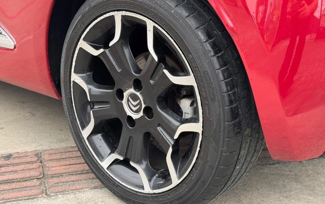 imagem-https://www.socarrao.com.br/sc-vehicle-images-prod/4282260/1791227344185-V2hhdHNBcHAgSW1hZ2UgMjAyNi0xMC0wNSBhdCAxNi4wNC4xNiAoMSkuanBlZw.jpeg