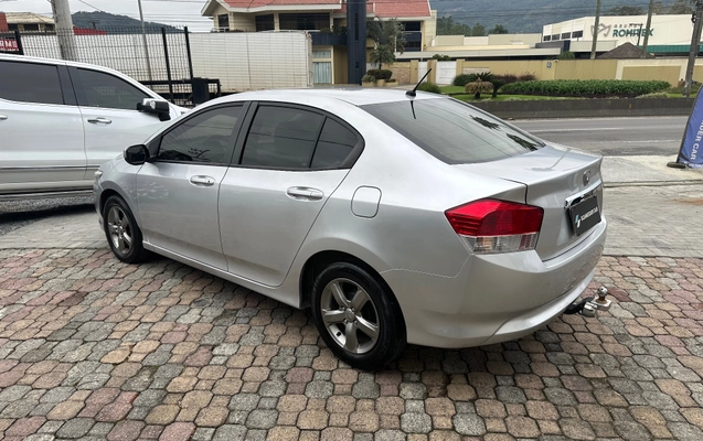 imagem-https://www.socarrao.com.br/sc-vehicle-images-prod/4282272/1791227438749-0db993fc03a4451fa176398273a249d3_1791227047215.jpg