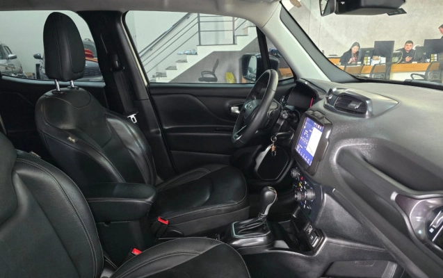imagem-https://www.socarrao.com.br/sc-vehicle-images-prod/4282440/1791227935448-Lfw5LBgsnE9iycsjBK75HE3WjJcpLK6e.jpg