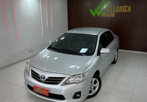 Toyota Corolla 2013 Prata — foto 1 de 3