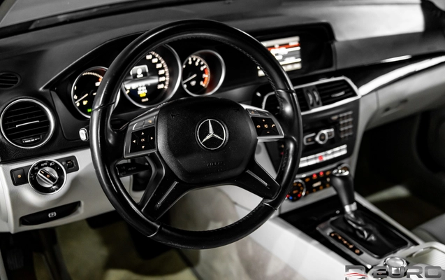 imagem-https://www.socarrao.com.br/sc-vehicle-images-prod/4282546/1791558380795-c514adbbdfa84168b3a8503e5bb98c36_1791558354938.jpg