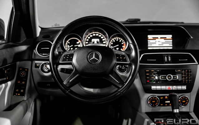imagem-https://www.socarrao.com.br/sc-vehicle-images-prod/4282546/1791558380798-0827c2bb71b743f48e3463953f423a07_1791558354944.jpg