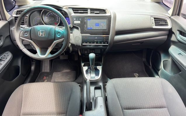 imagem-https://www.socarrao.com.br/sc-vehicle-images-prod/4282780/1791229837804-NjI3ZWM5YzMtYTQ2Ni00NzVlLWI5MjYtODY5YzljMzJmZmY5LmpwZWc.jpeg