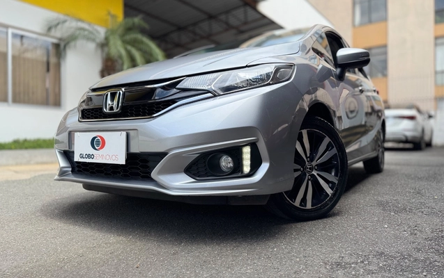 imagem-https://www.socarrao.com.br/sc-vehicle-images-prod/4282780/1791229837939-ZGFlMmE0ODctMGU0Yi00OTZjLWJkZDItNTBlZTZiNTM2NzQ4LmpwZWc.jpeg