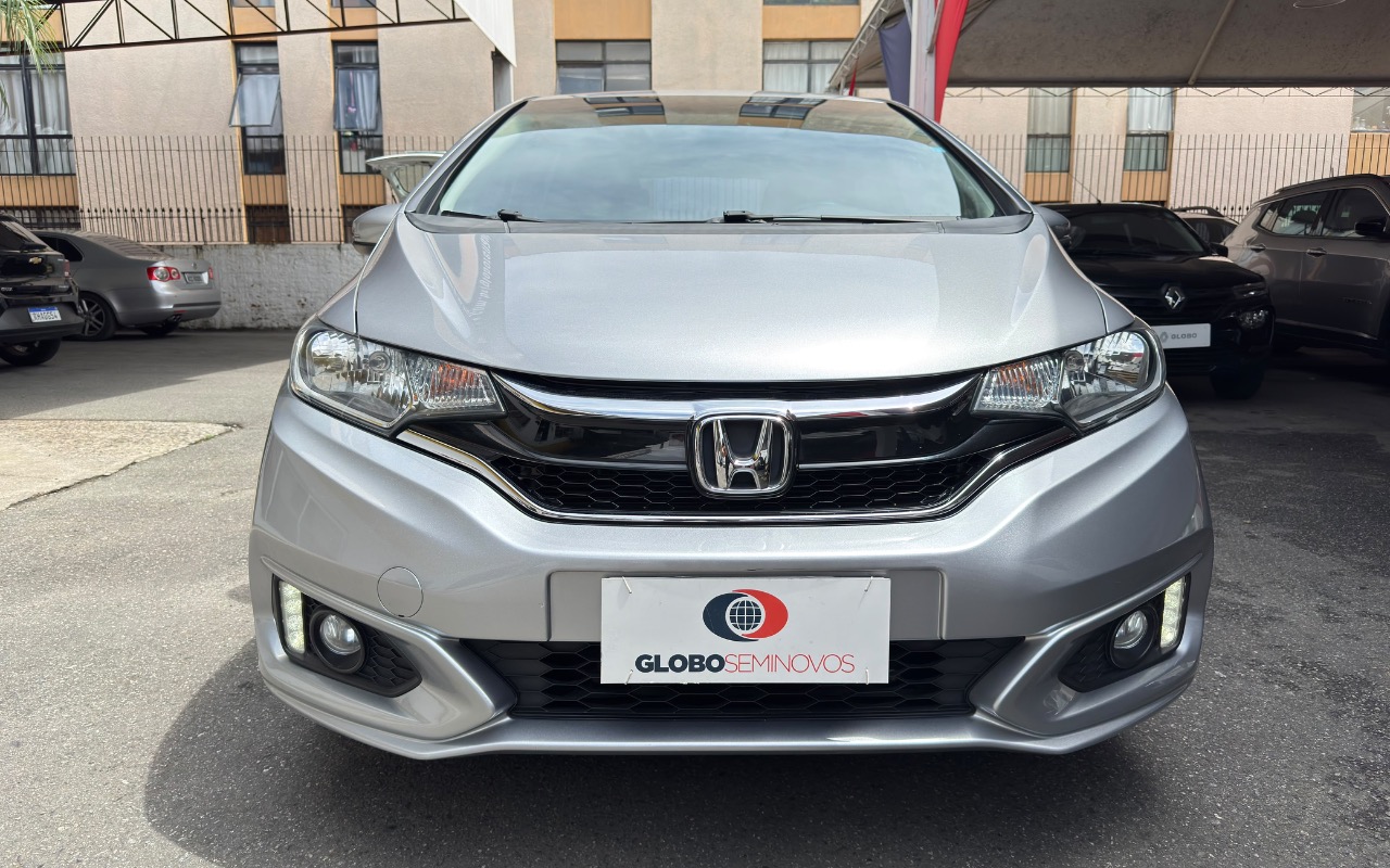 imagem-https://www.socarrao.com.br/sc-vehicle-images-prod/4282780/1791229838309-MWZjOTY3OGUtNWUxOS00ZmE4LWJkMTEtNzgxZGU5MTc0MjliLmpwZWc.jpeg