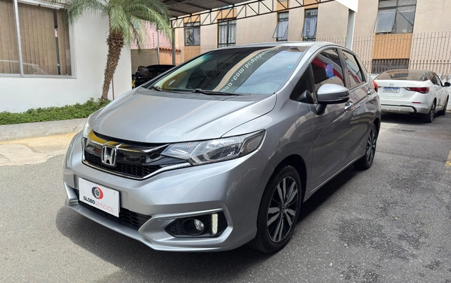 imagem-https://www.socarrao.com.br/sc-vehicle-images-prod/4282780/1791229838376-MDE1ZWY2MGEtZjBlNi00NjM5LWJmMTMtZWYwZjYyNDY1Zjc5LmpwZWc.jpeg