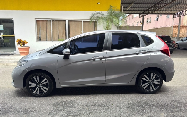 imagem-https://www.socarrao.com.br/sc-vehicle-images-prod/4282780/1791229838816-ODkwY2ZjODEtZTJhOS00N2RhLWIwMDctZDUyNTM2ZmUzN2M2LmpwZWc.jpeg