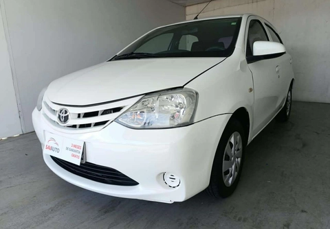 Toyota Etios 2014 Branco — foto 1 de 3