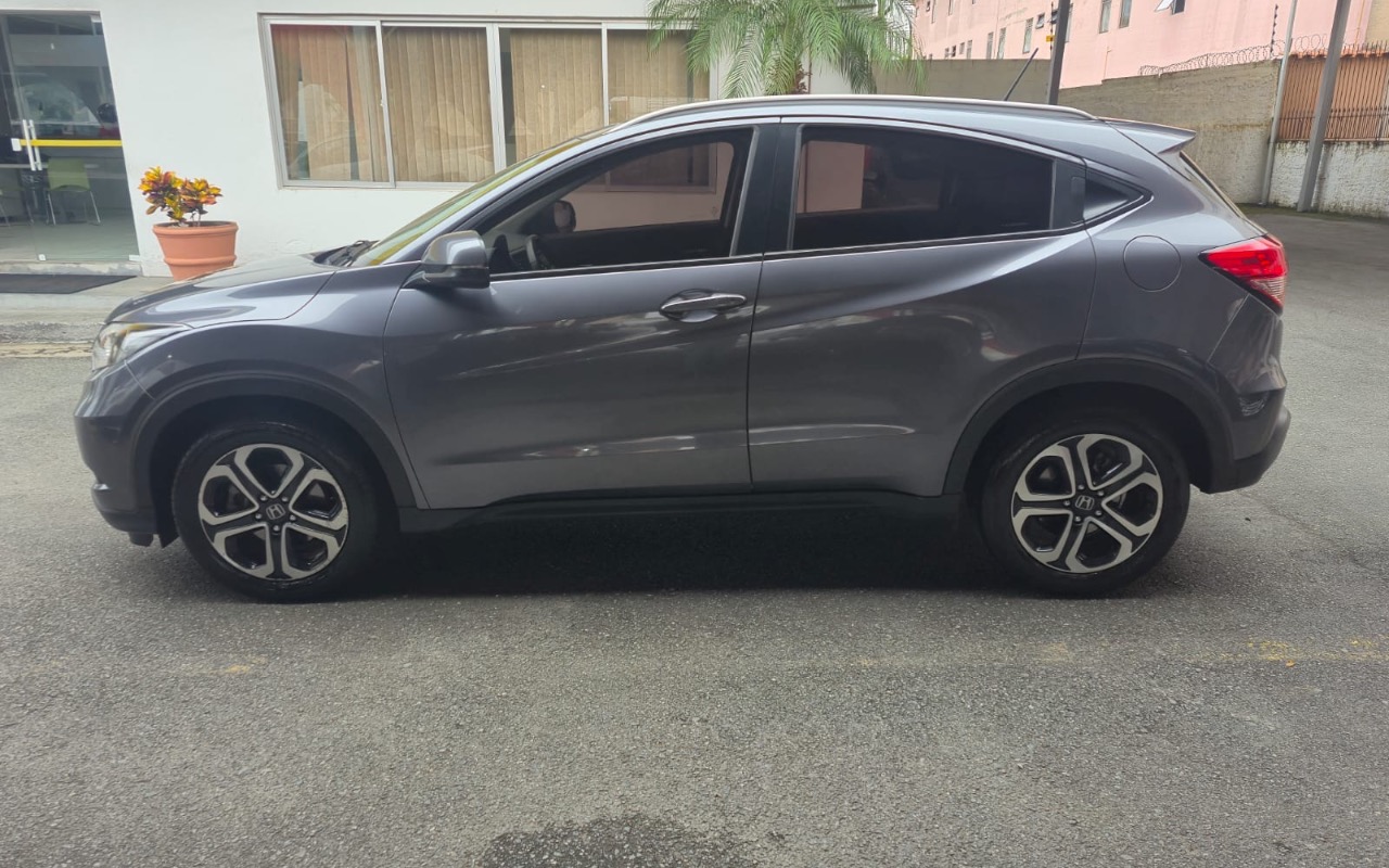 imagem-https://www.socarrao.com.br/sc-vehicle-images-prod/4282978/1791230962751-MjQzZjUzZjQtMDhkZi00ZWUzLTk1NGYtZmQ3YWYyYzhmY2ZhLmpwZWc.jpeg