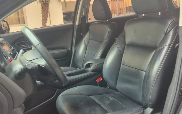 imagem-https://www.socarrao.com.br/sc-vehicle-images-prod/4282978/1791230963069-YmQ3NDFmYTktMzRjZi00ZmFhLWI0ZTAtYTA1NGQ3MGEyOThjLmpwZWc.jpeg