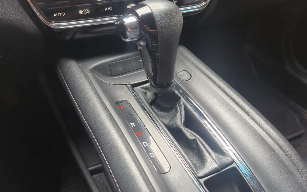 imagem-https://www.socarrao.com.br/sc-vehicle-images-prod/4282978/1791230963513-MWVkNjBkNjUtODJkOC00ZDdhLTkxM2QtZmM5Mjg3MjJmOTcxLmpwZWc.jpeg