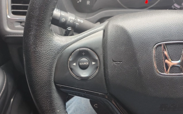 imagem-https://www.socarrao.com.br/sc-vehicle-images-prod/4282978/1791230964180-Y2E4YjMyZWUtYjg0Yy00Y2M1LTgxM2YtMjEzMzhhZWQzYzE3LmpwZWc.jpeg