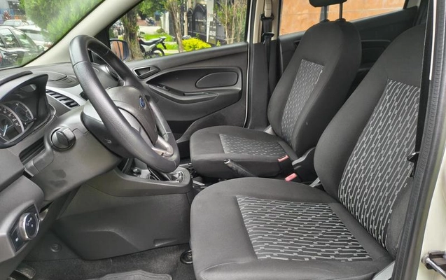 imagem-https://www.socarrao.com.br/sc-vehicle-images-prod/4283174/1792241103846-8545190_7_B_773c24ecf2.jpeg