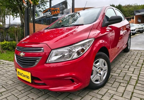 Chevrolet Onix 2016 Vermelho — foto 1 de 3