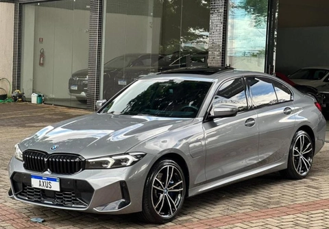 Bmw 330e 2024 Cinza — foto 1 de 3