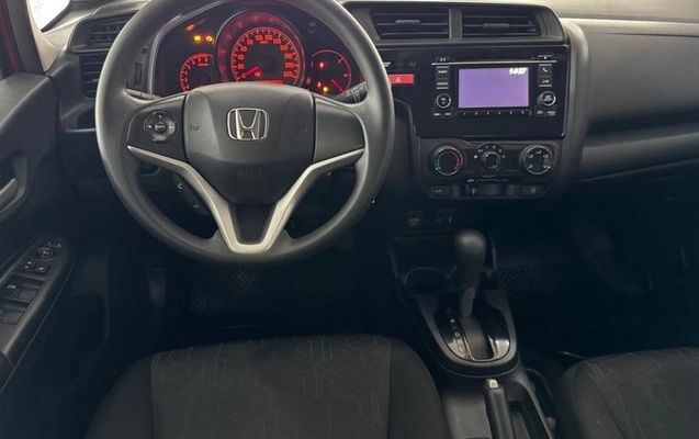 imagem-https://www.socarrao.com.br/sc-vehicle-images-prod/4283354/1791376736482-8545566_28_B_80eacd7905.jpeg
