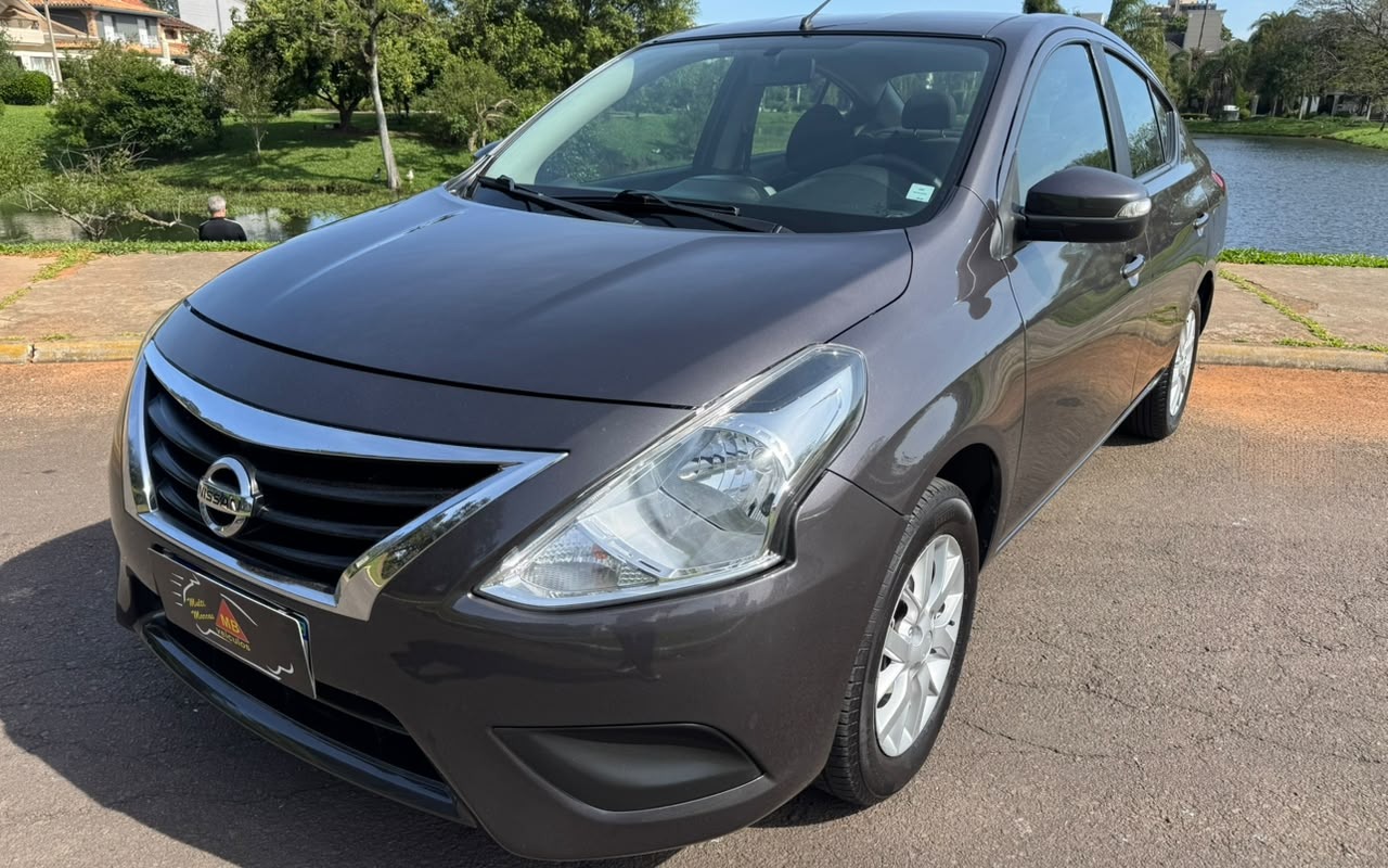 Nissan VERSA 2019 Cinza — foto 1 de 3