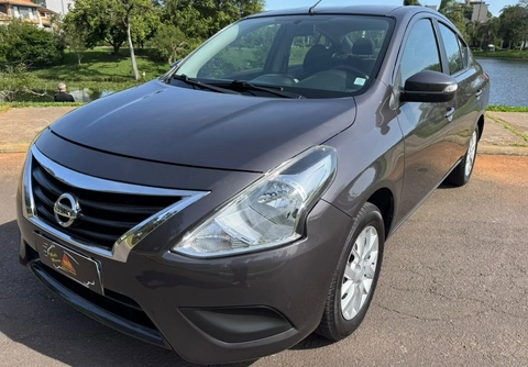 Nissan VERSA 2019 Cinza — foto 1 de 3