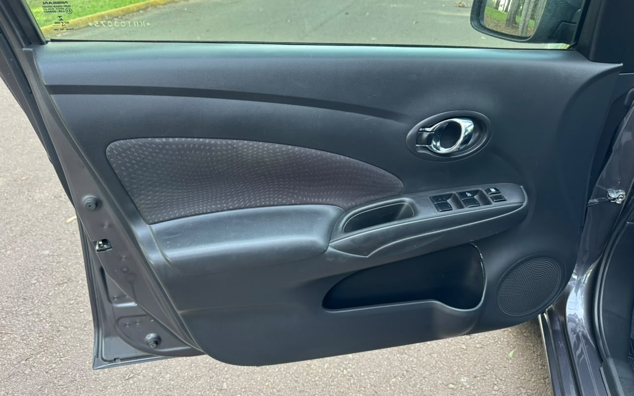 imagem-https://www.socarrao.com.br/sc-vehicle-images-prod/4283454/1791233192362-V2hhdHNBcHAgSW1hZ2UgMjAyNi0xMC0wNSBhdCAxNy4yMy40MCAoMSkuanBlZw.jpeg