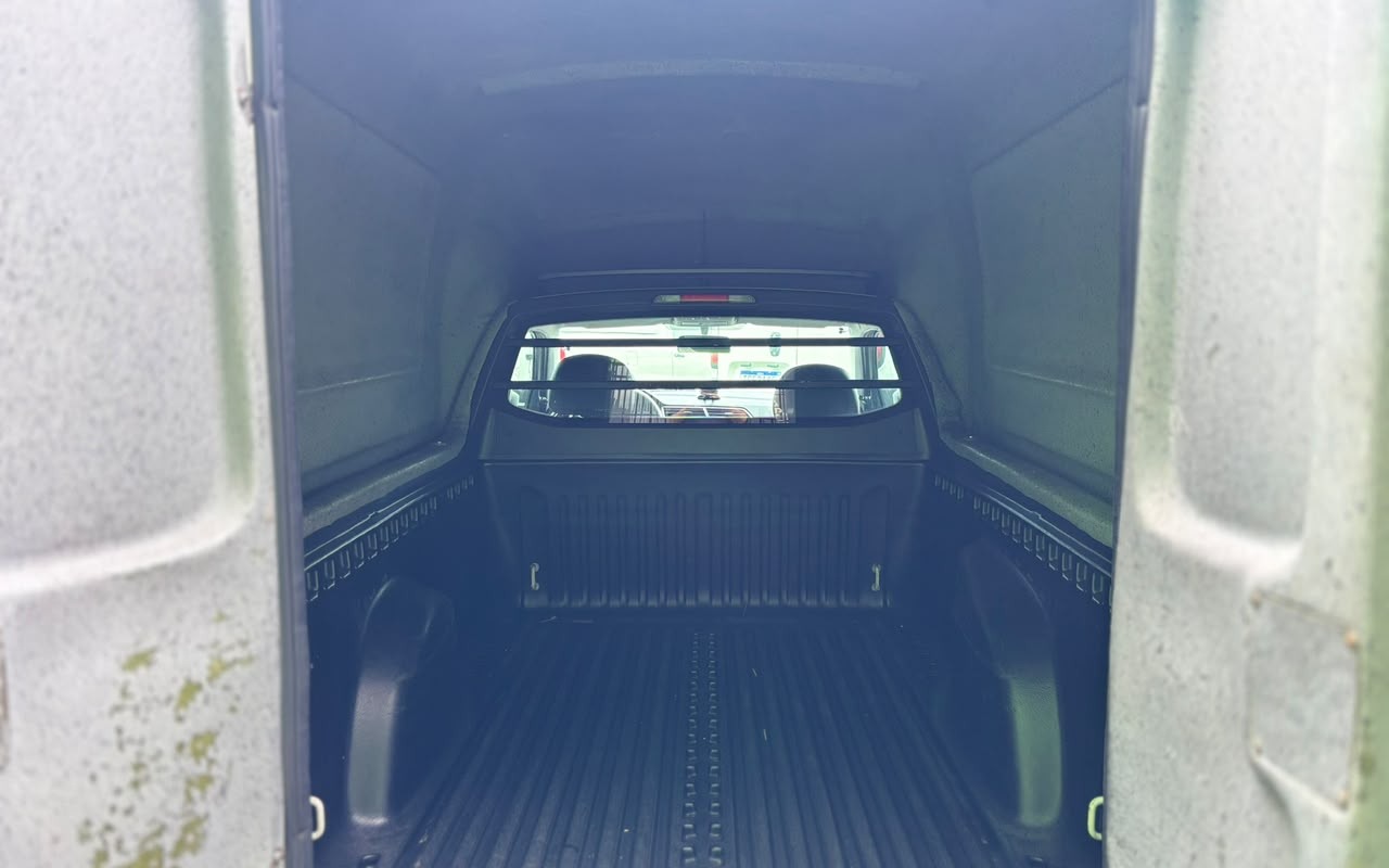 imagem-https://www.socarrao.com.br/sc-vehicle-images-prod/4283525/1791233597210-V2hhdHNBcHAgSW1hZ2UgMjAyNi0xMC0wNSBhdCAxMC4xMy4xMyAoMSkuanBlZw.jpeg