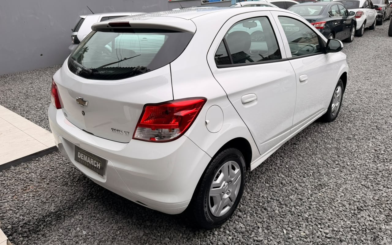 imagem-https://www.socarrao.com.br/sc-vehicle-images-prod/4283552/1791233859841-V2hhdHNBcHAgSW1hZ2UgMjAyNi0xMC0wMSBhdCAxNS4xMi40MSAoNCkuanBlZw.jpeg