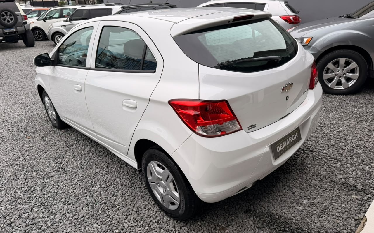 imagem-https://www.socarrao.com.br/sc-vehicle-images-prod/4283552/1791233859895-V2hhdHNBcHAgSW1hZ2UgMjAyNi0xMC0wMSBhdCAxNS4xMi40MSAoMykuanBlZw.jpeg