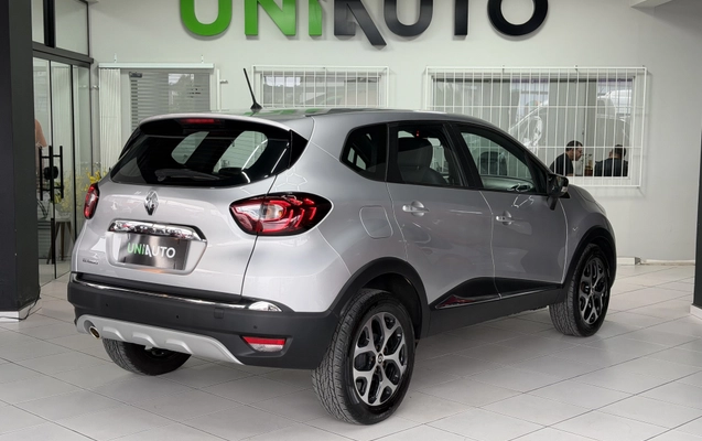 imagem-https://www.socarrao.com.br/sc-vehicle-images-prod/4283618/1791233916896-003_c28f41bdac15470229e96ab7b9c6d7f7.jpg