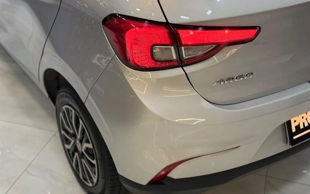 imagem-https://www.socarrao.com.br/sc-vehicle-images-prod/4283634/1791233975676-8503358_6_B_d768532399.jpeg
