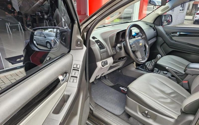 imagem-https://www.socarrao.com.br/sc-vehicle-images-prod/4283662/1791391288935-8544799_13_B_c9e3af1082.jpeg