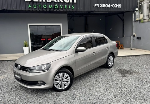Volkswagen Voyage 2014 Prata — foto 1 de 3