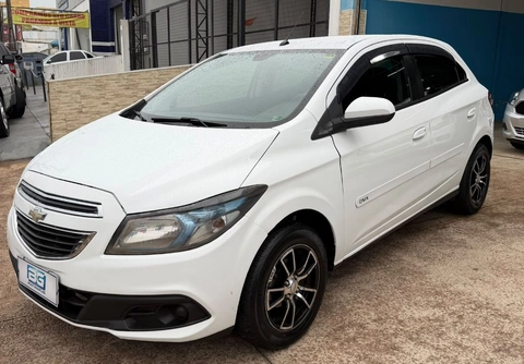 Chevrolet Onix 2013 Branco — foto 1 de 3
