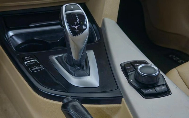 imagem-https://www.socarrao.com.br/sc-vehicle-images-prod/4284713/1791378043735-8536601_15_B_c90edc7377.jpeg