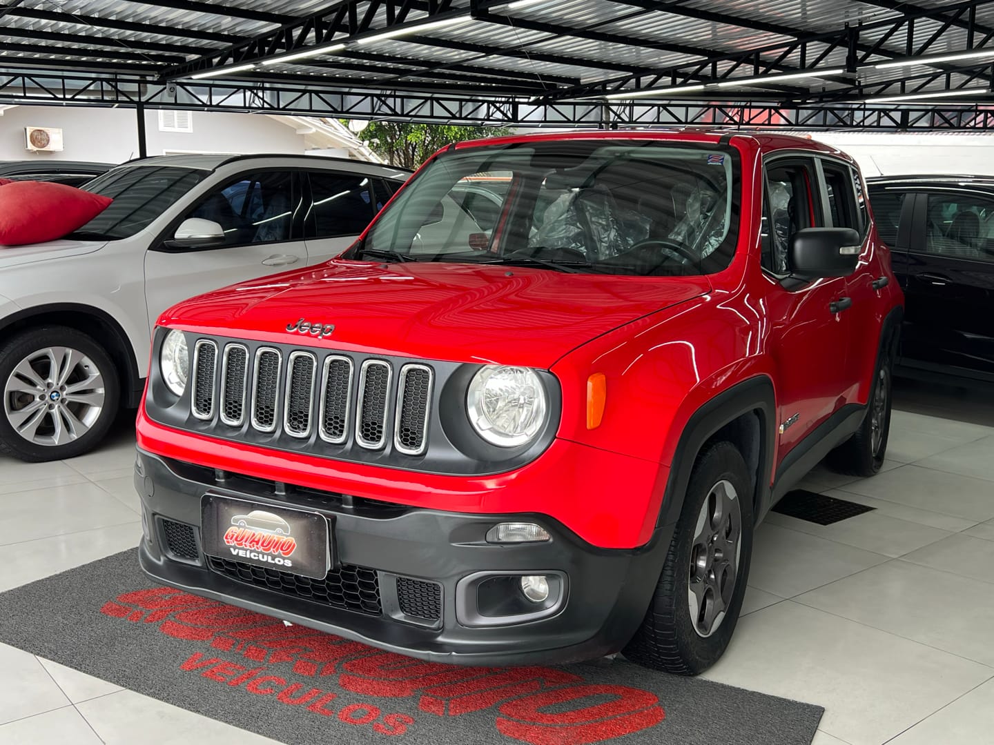 Jeep Renegade 2016 Vermelho — foto 1 de 3