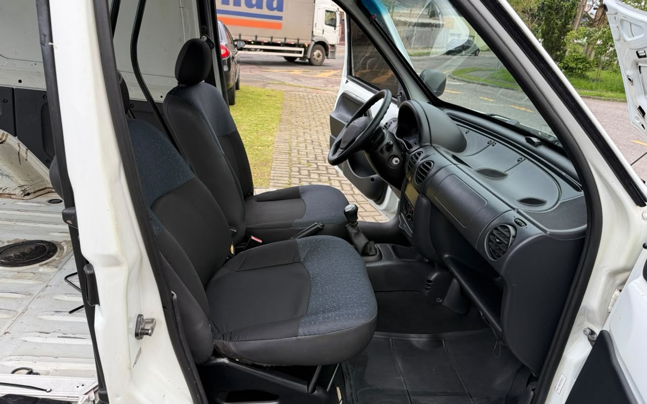 imagem-https://www.socarrao.com.br/sc-vehicle-images-prod/4285253/1791245367922-V2hhdHNBcHAgSW1hZ2UgMjAyNi0xMC0wMiBhdCAxOS40My4wNy5qcGVn.jpeg