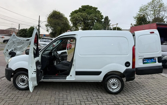 imagem-https://www.socarrao.com.br/sc-vehicle-images-prod/4285253/1791245368044-V2hhdHNBcHAgSW1hZ2UgMjAyNi0xMC0wMiBhdCAxOS40My4wOC5qcGVn.jpeg