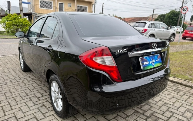 imagem-https://www.socarrao.com.br/sc-vehicle-images-prod/4285448/1791247279390-V2hhdHNBcHAgSW1hZ2UgMjAyNi0xMC0wMiBhdCAxOS40MC41MyAoMykuanBlZw.jpeg
