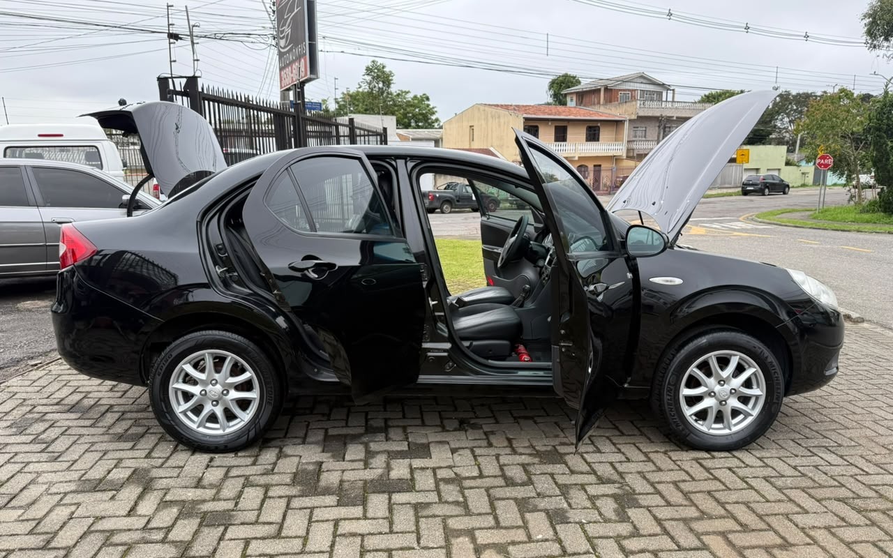 imagem-https://www.socarrao.com.br/sc-vehicle-images-prod/4285448/1791247279918-V2hhdHNBcHAgSW1hZ2UgMjAyNi0xMC0wMiBhdCAxOS40MC41NiAoMSkuanBlZw.jpeg