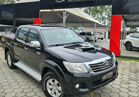 Toyota Hilux 2013 Preto — foto 1 de 3