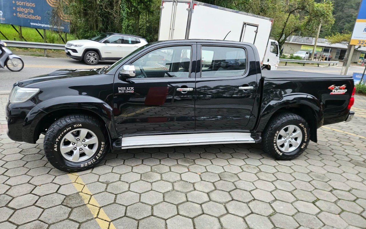 imagem-https://www.socarrao.com.br/sc-vehicle-images-prod/4289284/1791286460073-SU1HLTIwMjYxMDA2LVdBMDAxOS5qcGc.jpg